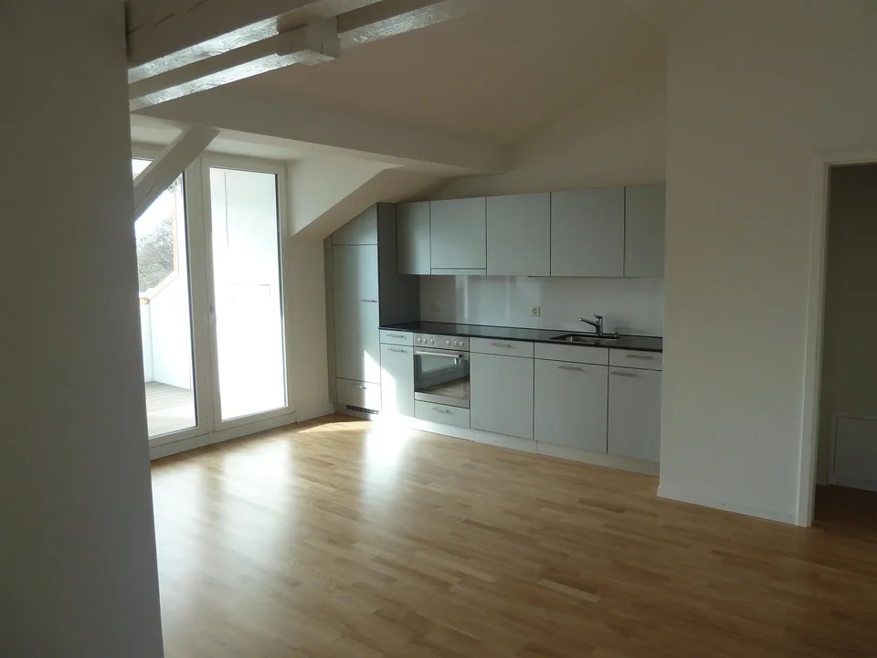 charmante 2.5-Zimmerdachwohnung nähe Rosengartens – photo 3 sur 13