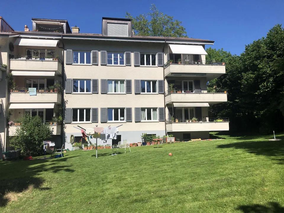 charmante 2.5-Zimmerdachwohnung nähe Rosengartens – photo 9 sur 13