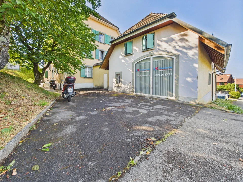 Appartamento ristrutturato di 3,5 locali con balcone e rendimento locativo commerciale incluso – foto 27 di 27