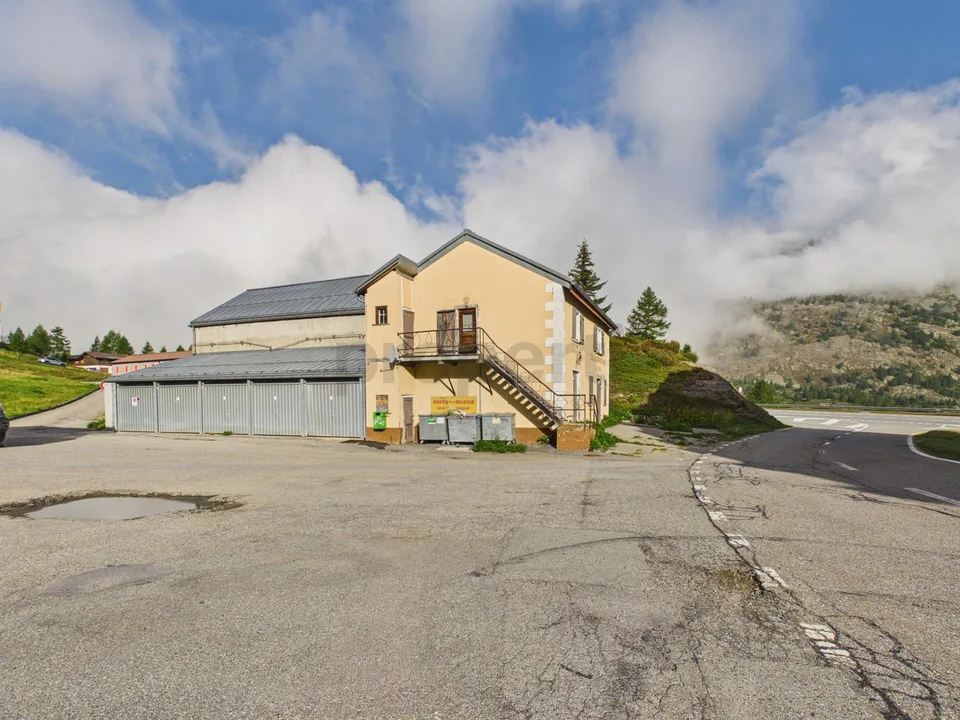 Historisches Pass-Juwel auf 2'005 m ü. M.: 228 m² Wohnfläche, alpine Traumkulisse und vielseitige Nutzung – Foto 5 von 16