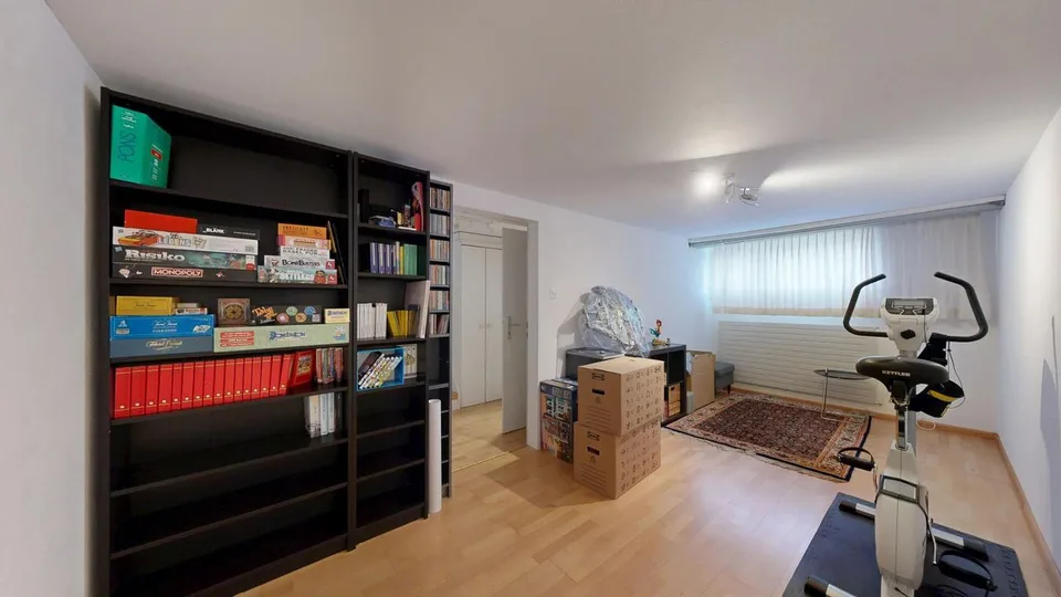 Idyllisches 5.5-Zimmer-Reiheneckhaus mit Garage und Cheminée – foto 12 di 17