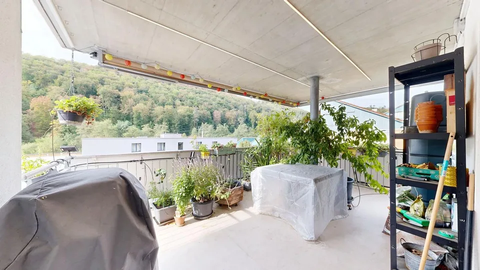 Moderne 4.5-Zimmer-Wohnung mit Balkon und zwei Einstellhallenplätzen – photo 15 sur 17