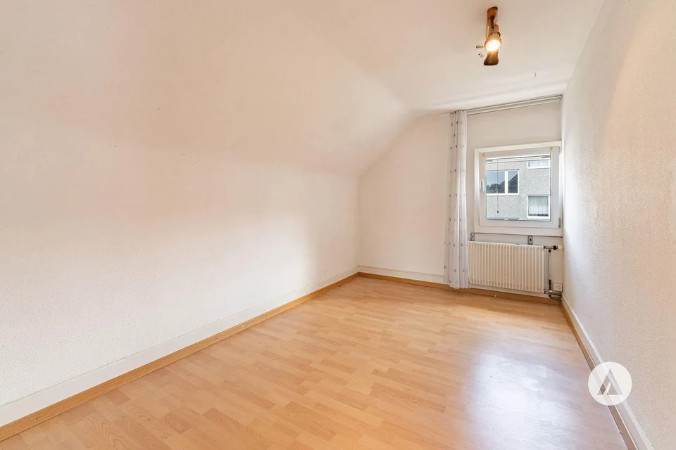 Casa unifamiliare con numerose possibilità di (ri)sviluppo – foto 10 di 13