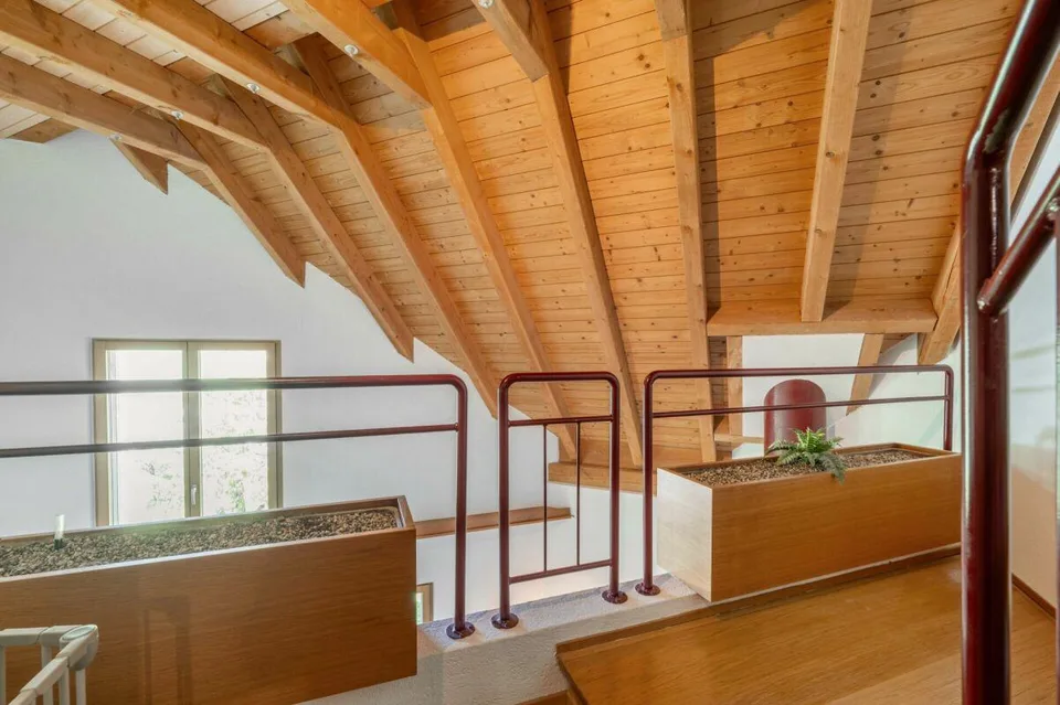 Maison individuelle de 6,5 pièces située à la périphérie de l'agglomération, avec beaucoup d'intimité et une vue magnifique sur la vallée de Mettau – photo 18 sur 24