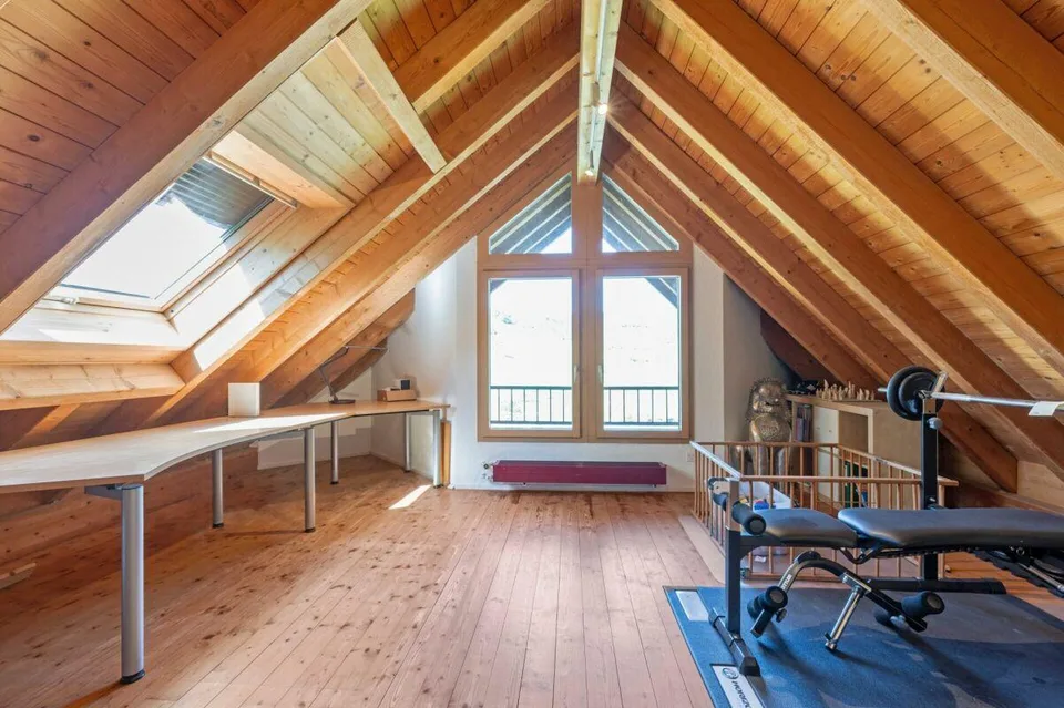 Maison individuelle de 6,5 pièces située à la périphérie de l'agglomération, avec beaucoup d'intimité et une vue magnifique sur la vallée de Mettau – photo 19 sur 24