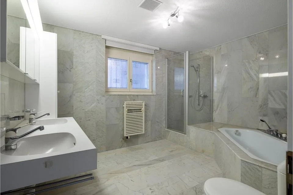 Appartamento maisonette generoso e straordinario di 4,5 stanze - 210 m² di superficie abitabile su due livelli – foto 3 di 6