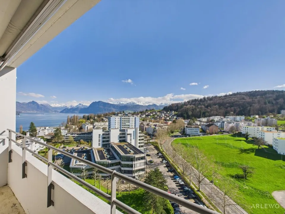 Modernes Wohnen über den Dächern - 11 Etage mit See- und Bergblick – photo 12 sur 12