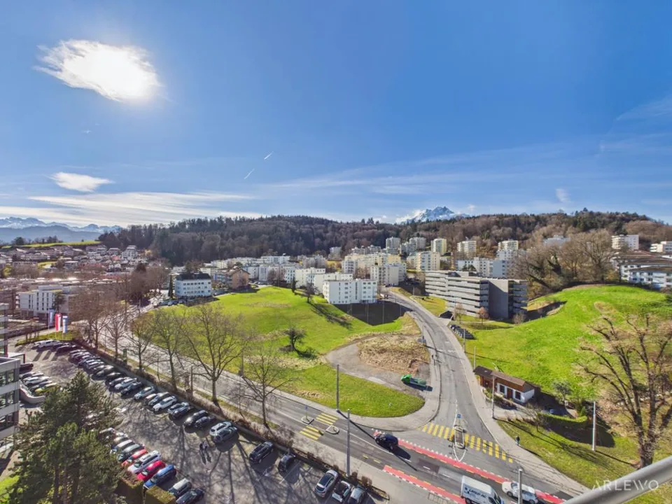 Modernes Wohnen über den Dächern - 11 Etage mit See- und Bergblick – photo 11 sur 12