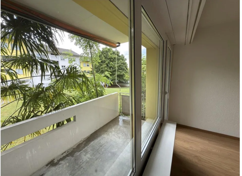 Frisch renovierte 4-Zimmer-Eckwohnung im Hochparterre – photo 3 of 8