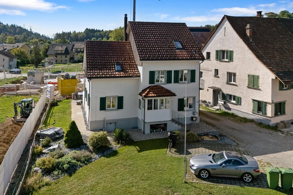 Une maison avec histoire : spacieuse maison individuelle 6,5 pièces avec beau winter garden – photo 18 sur 21