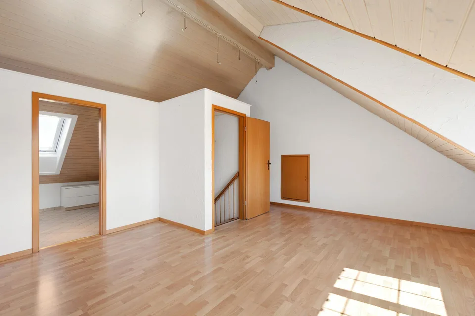 Une maison avec histoire : spacieuse maison individuelle 6,5 pièces avec beau winter garden – photo 16 sur 21