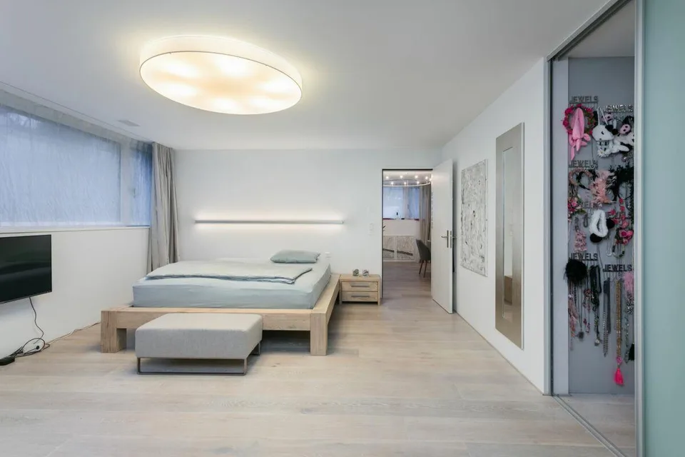 Appartement exclusif de 5,5 pièces avec espace de jardin dans la ville de Zurich – photo 8 sur 13