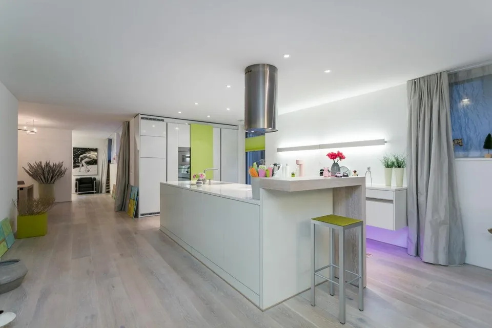 Appartement exclusif de 5,5 pièces avec espace de jardin dans la ville de Zurich – photo 3 sur 13