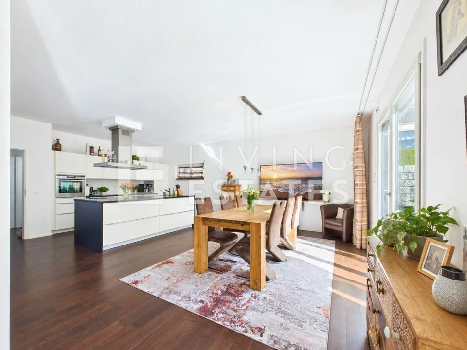 Stylish Living with Space to Live – photo 2 of 19