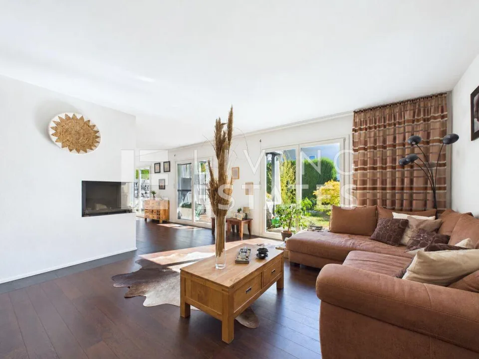 Stylish Living with Space to Live – photo 4 of 19