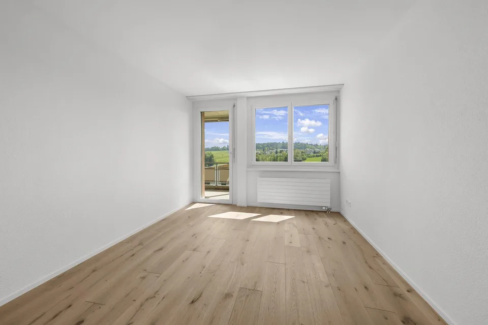 Neuwertige 4.5-Zimmer-Wohnung mit Weitsicht – Foto 14 von 16