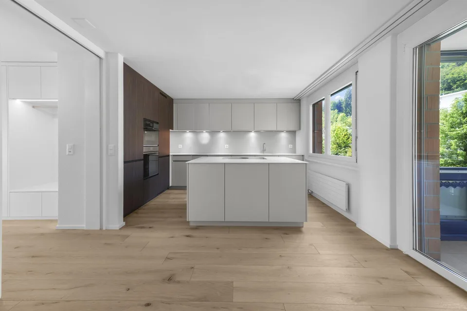 Neuwertige 4.5-Zimmer-Wohnung mit Weitsicht – Foto 7 von 16