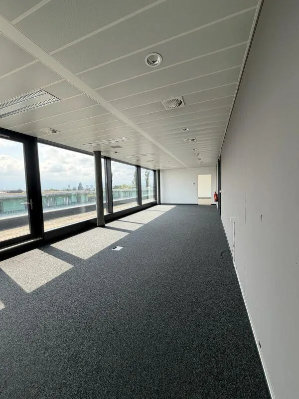 Surface de bureaux de 77 m² offrant un cadre de travail fonctionnel... – foto 3 di 6
