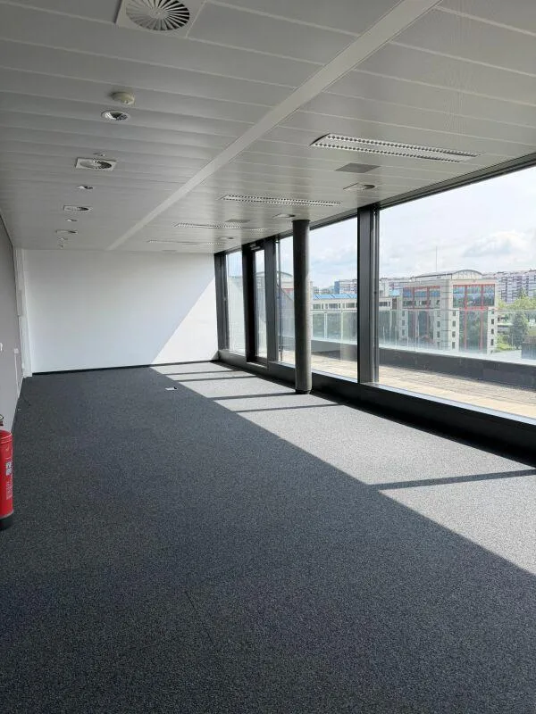 Surface de bureaux de 77 m² offrant un cadre de travail fonctionnel... – foto 4 di 6