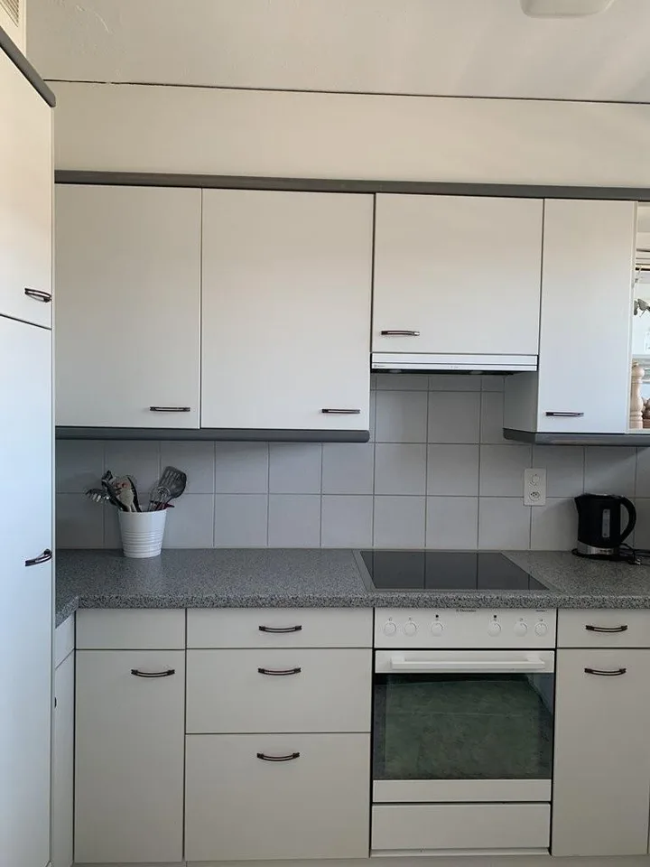 Charmante helle Wohnung mit Balkon in Münsingen – Foto 2 von 8