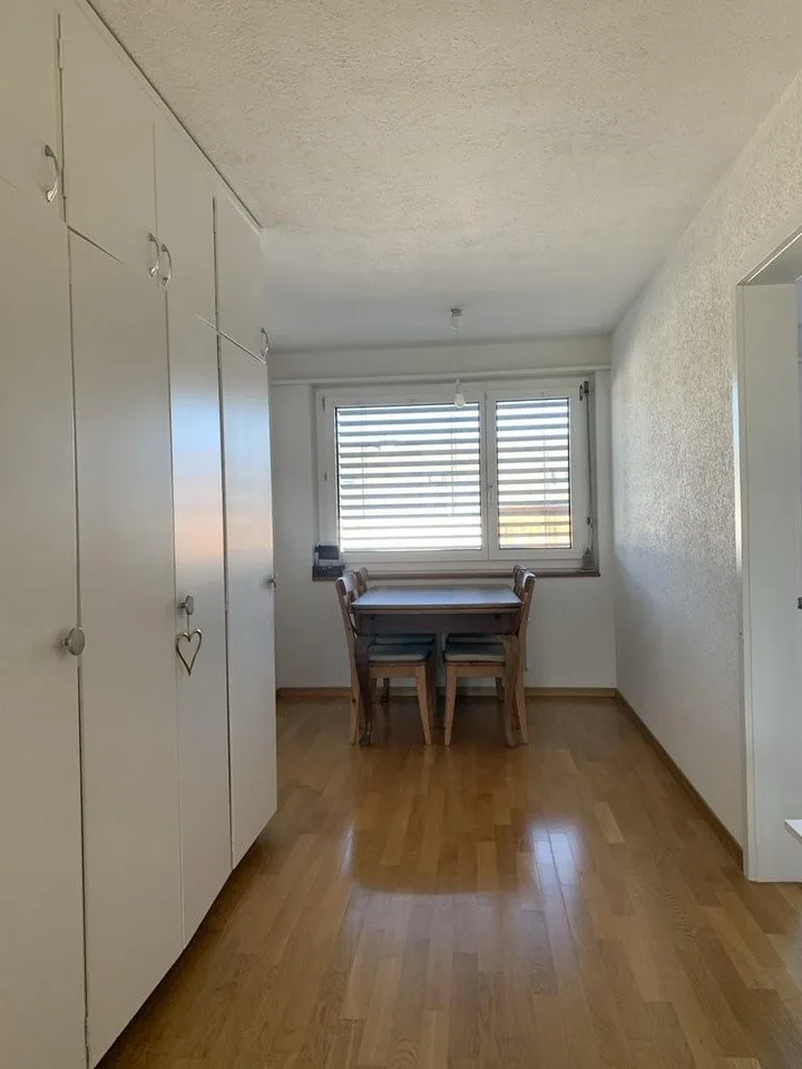 Charmante helle Wohnung mit Balkon in Münsingen – Foto 6 von 8