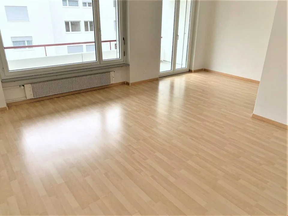 Lumineux et spacieux, avec balcon dans un espace vert !