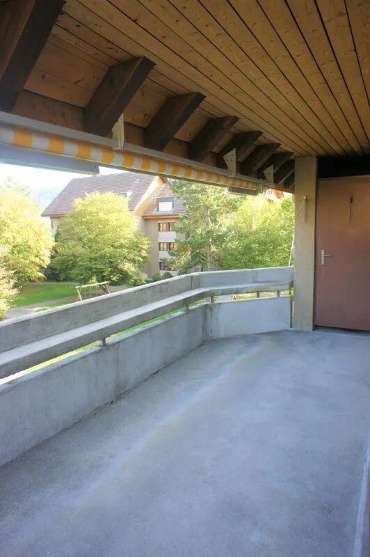 Modern, zentral gelegen, mit grossem Balkon im Grünen! – Foto 12 von 12