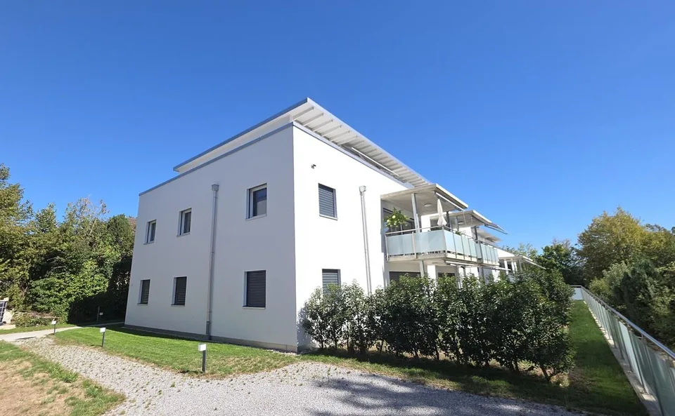 Appartement d'attique élégant avec terrasse ensoleillée sur le toit – photo 4 sur 13