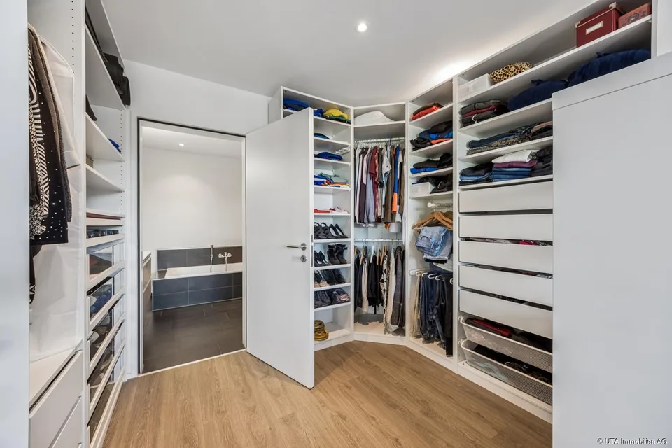traumhafte 4.5-Zimmer-Terrassenwohnung an erhöhter Wohnlage – Foto 13 von 24