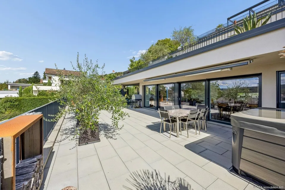 traumhafte 4.5-Zimmer-Terrassenwohnung an erhöhter Wohnlage – Foto 19 von 24