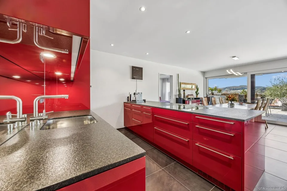 traumhafte 4.5-Zimmer-Terrassenwohnung an erhöhter Wohnlage – Foto 4 von 24