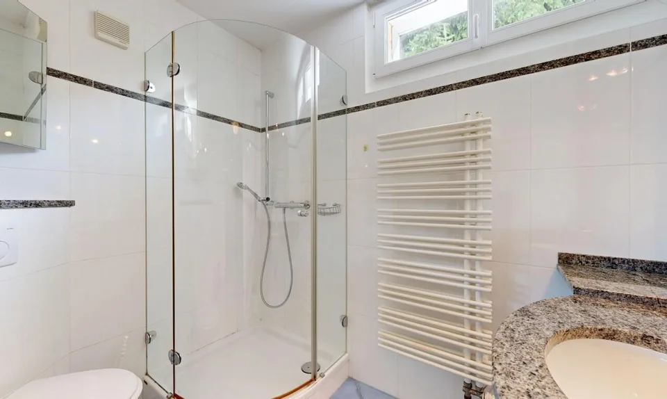 Spacious single-family home in a desirable location with a garden idyll (in building rights) – photo 7 of 11