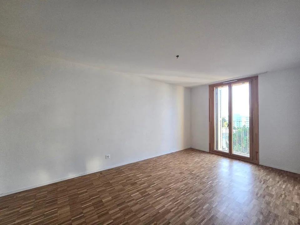 Spacious 4.5-room apartment in the heart of the Orée district in Crissier – photo 5 of 8