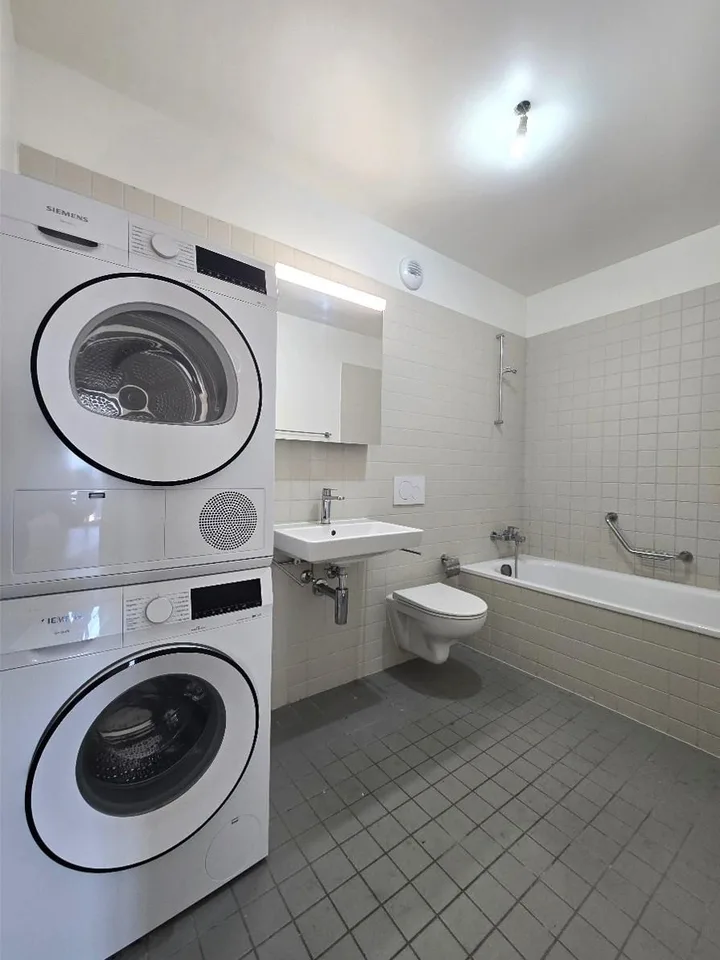 Spacious 4.5-room apartment in the heart of the Orée district in Crissier – photo 6 of 8