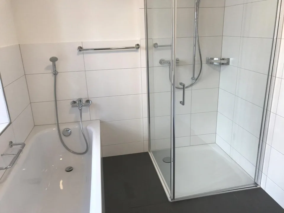 Moderne Wohnung mit gedecktem Aussensitzplatz