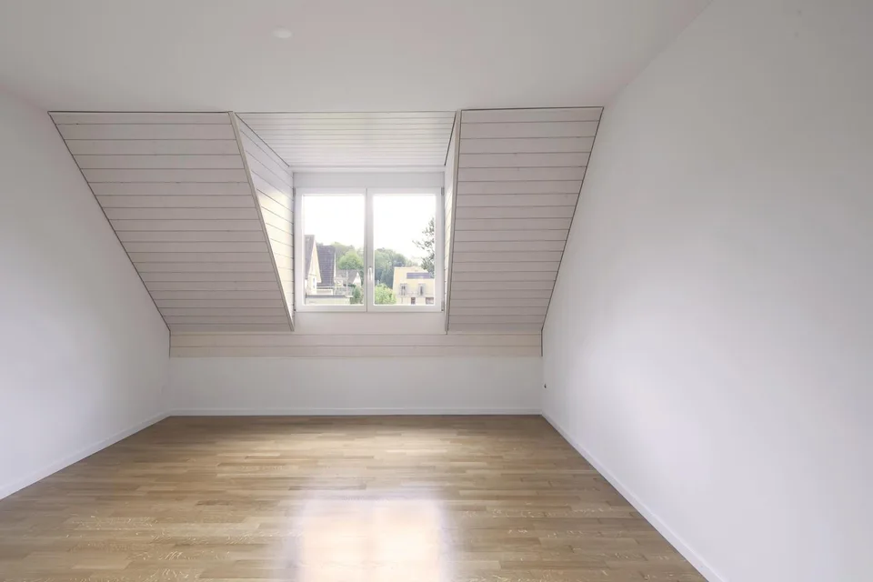 Appartement de toit unique avec galerie et vue panoramique sur le lac de Zurich – photo 7 sur 12