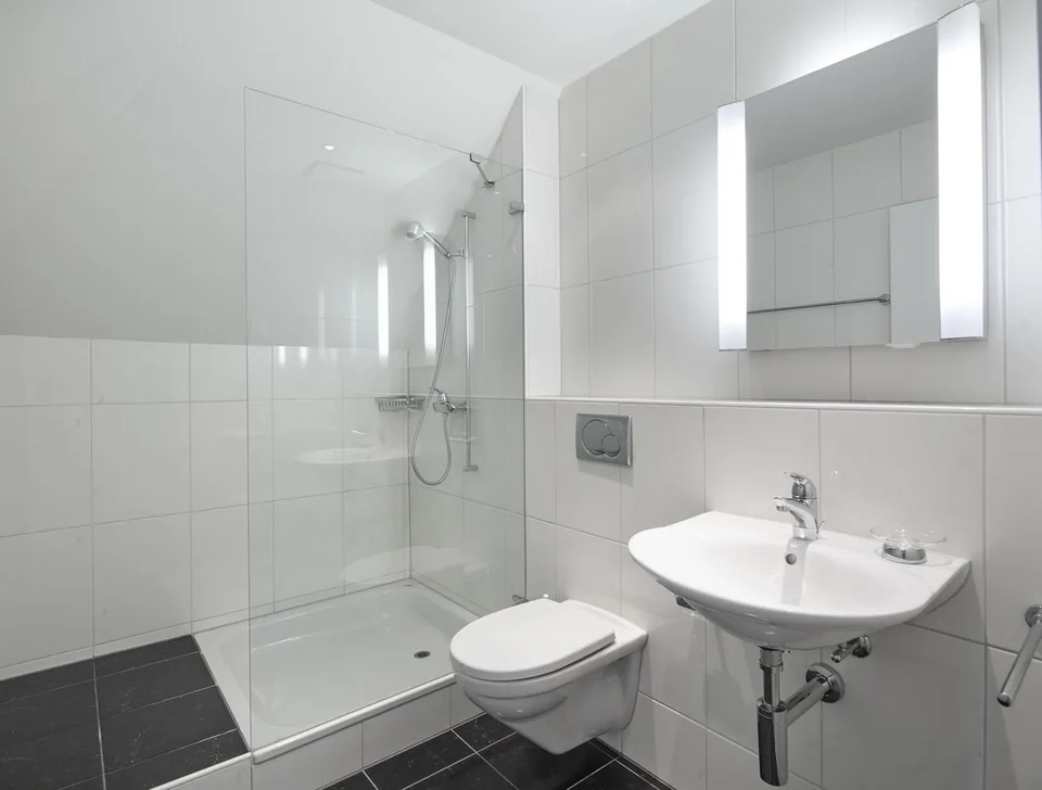 Appartement de toit unique avec galerie et vue panoramique sur le lac de Zurich – photo 9 sur 12