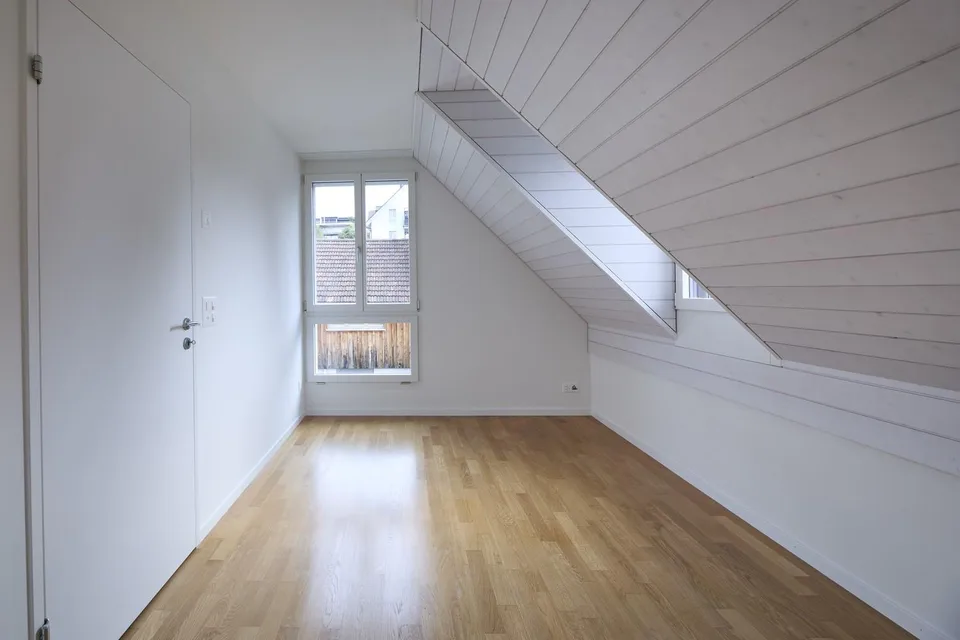 Appartement de toit unique avec galerie et vue panoramique sur le lac de Zurich – photo 6 sur 12