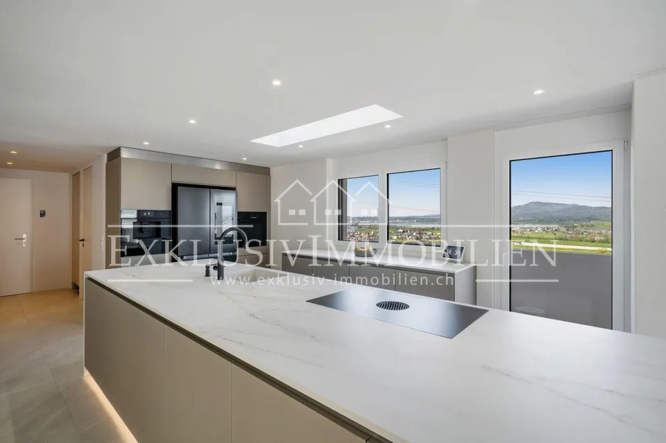 Modernes Zuhause mit Raum, Ruhe und Weitblick – foto 2 di 7