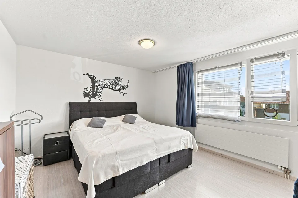 Moderne, helle Wohnung mit grossem Hobbyraum – Foto 6 von 12