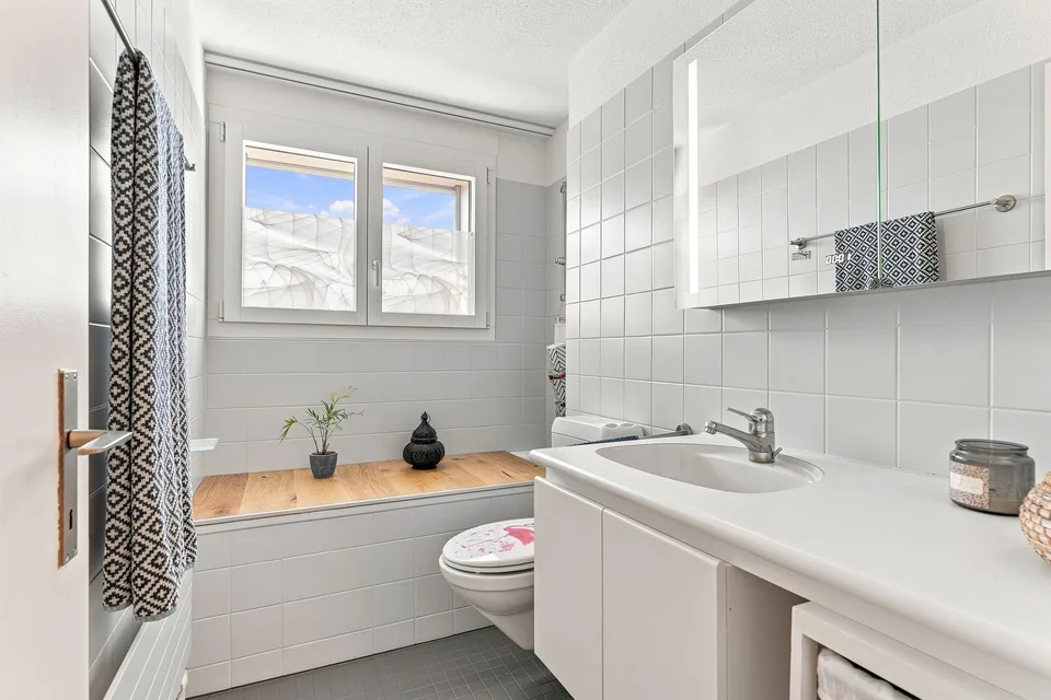 Moderne, helle Wohnung mit grossem Hobbyraum – Foto 8 von 12