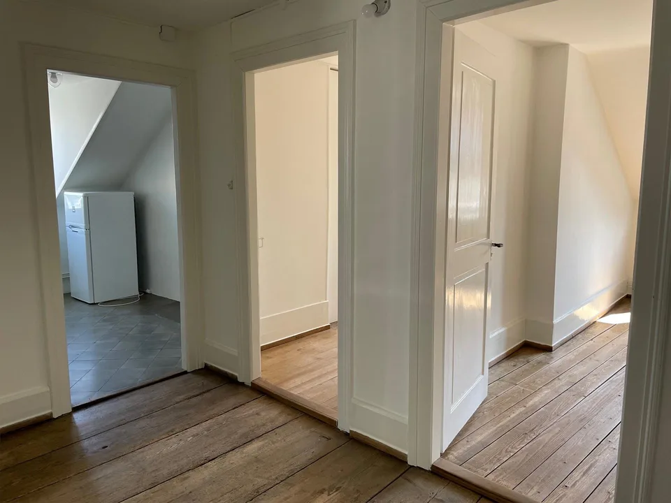 3-Zimmer-Altbau-Dachwohnung im Herzen von Luzern – photo 4 of 8
