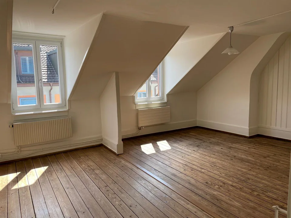 3-Zimmer-Altbau-Dachwohnung im Herzen von Luzern – photo 3 of 8