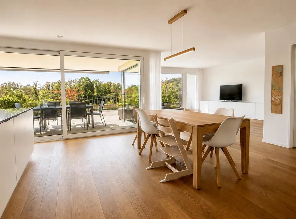 Grosszügige 4.5-Zimmer-Terrassenwohnung mit Aussicht auf die Reuss – photo 3 sur 13