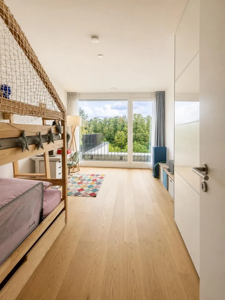 Grosszügige 4.5-Zimmer-Terrassenwohnung mit Aussicht auf die Reuss – photo 5 sur 13