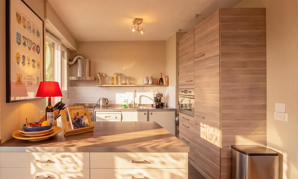 VILLA 6.5 LOCALI DA RINNOVARE VISTA LAGO MOZZAFIATO AD AGNO – Foto 4 von 9