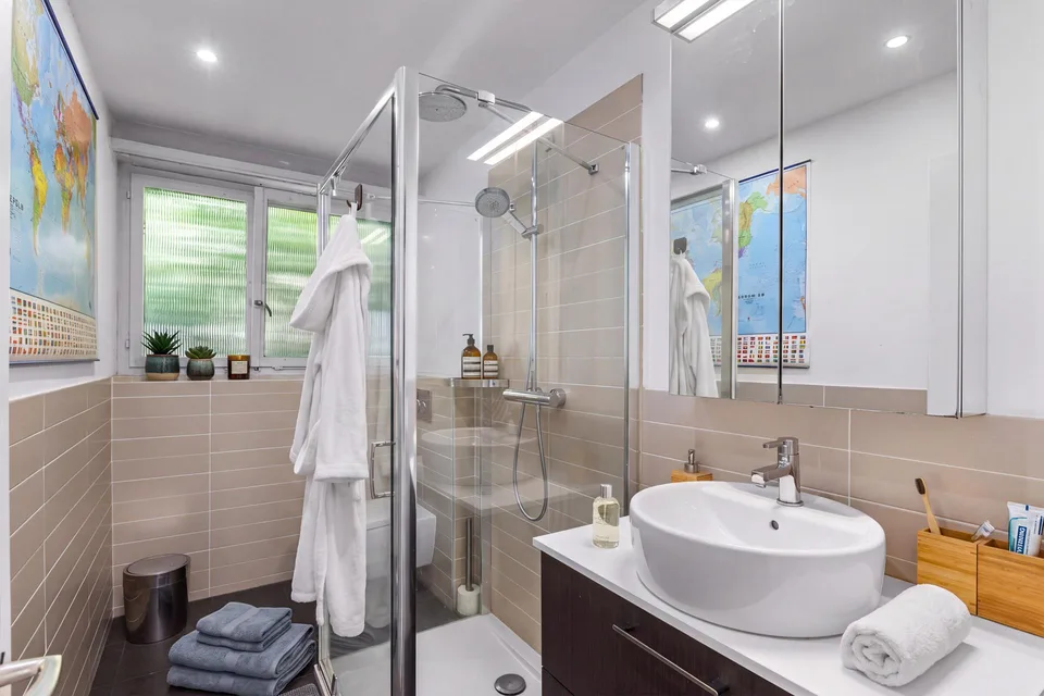 VILLA 6.5 LOCALI DA RINNOVARE VISTA LAGO MOZZAFIATO AD AGNO – Foto 8 von 9