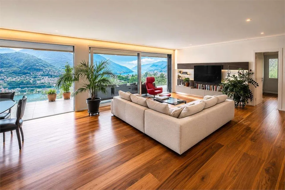 Panoramisches Dachgeschoss mit großer Terrasse und Seeblick – Foto 5 von 13
