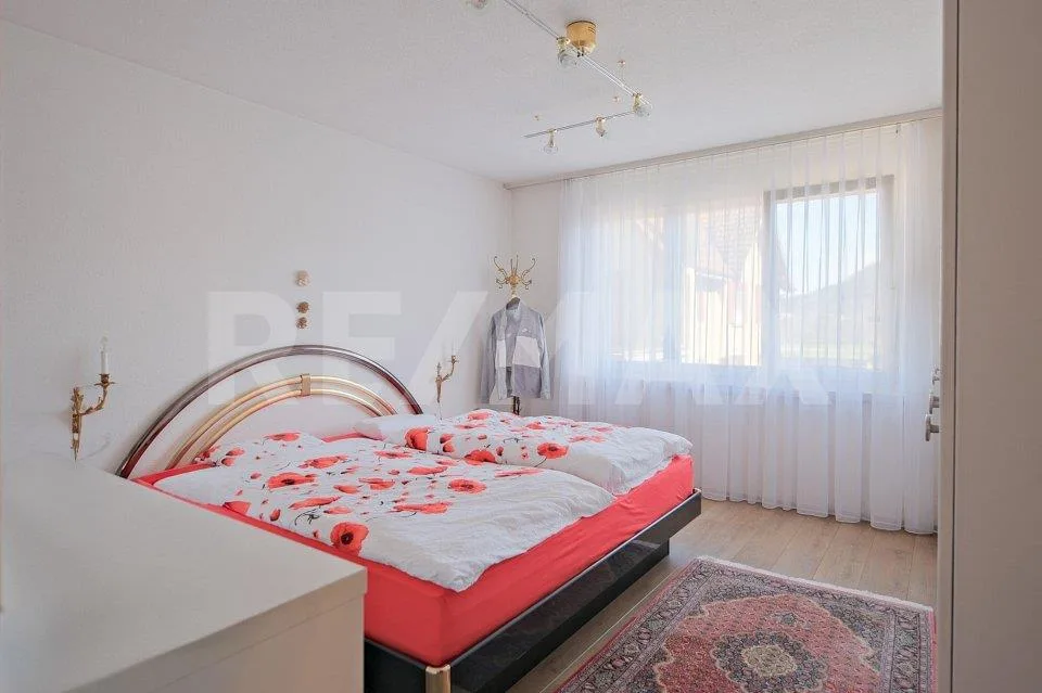 Freistehendes 5.5 Zimmer-Einfamilienhaus mit grossem Garten und Dop... – photo 8 sur 13