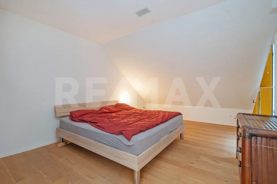 Maisonette exclusive de 4,5 pièces avec galerie, vue pittoresque et proximité de Zurich – photo 7 sur 11